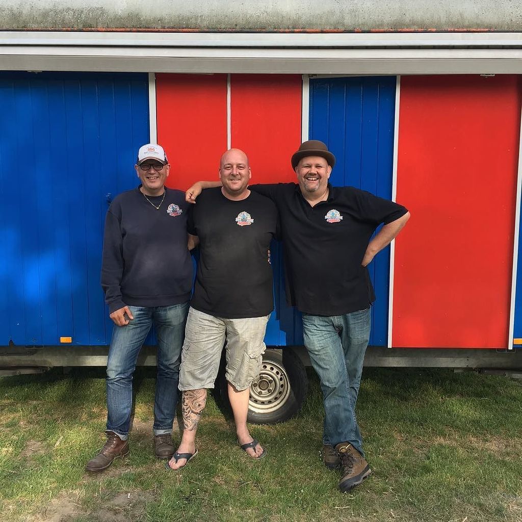 SeaSideSmokers's tweet photo. Three happy Sea Side Smokers at #8thoverall #tonystonelowandslowbbqcompetition #bbq #bbqcompetition #bbqtime #bbql… https://t.co/gVeps09zHB https://t.co/AnXKEwXghB