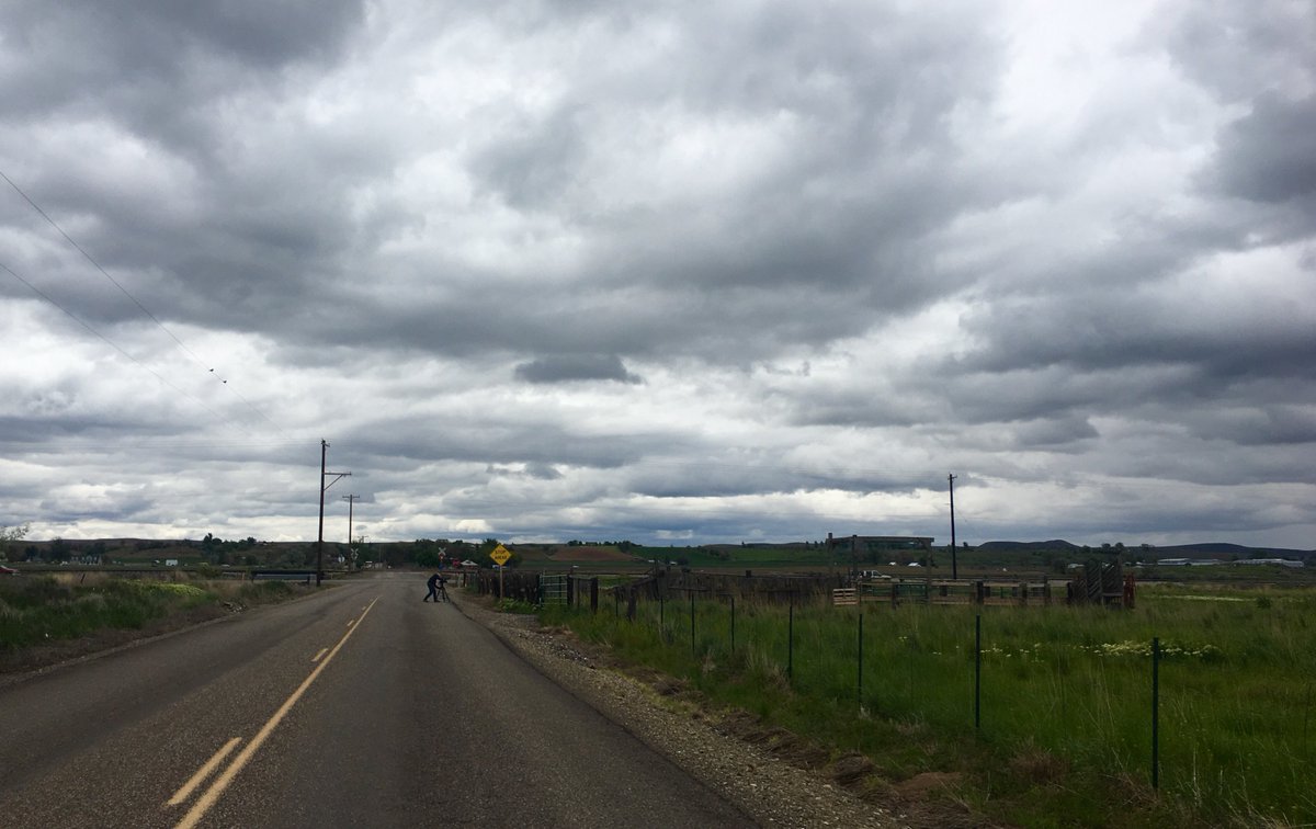 BlueChalkMedia's tweet photo. Spotted—a teeny tiny @jamierafe capturing big views in Eastern #Oregon. Photo by @WhittnieMae #onlocation https://t.co/LdcC7hUBHP