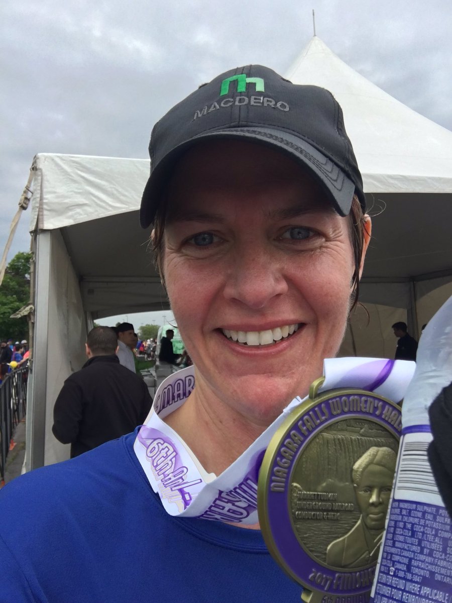 ClareArena's tweet photo. #261fearless #nfwhm finished my first half marathon! Feels good. Thanks to Henny & Sandy. #theseymoureffect https://t.co/3Bt4Y6xU7r