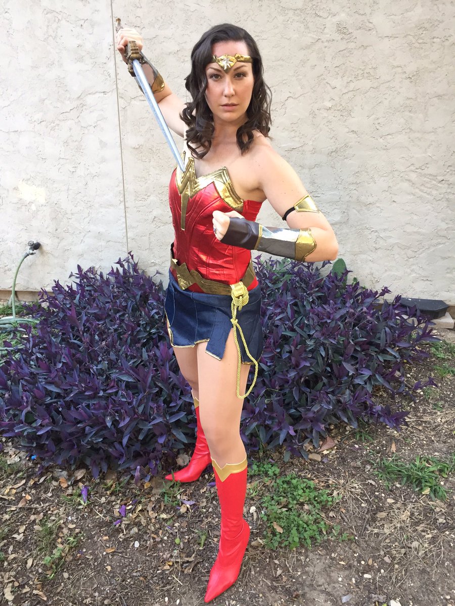 jessanndrake's tweet photo. Ready for Wonder Woman II #amazonwoman #WonderWomanDay #atxactor #actorslife #actors @PattyJenks @GalGadot @DCComics @wbpictures @warner https://t.co/JoBNpVPvS1