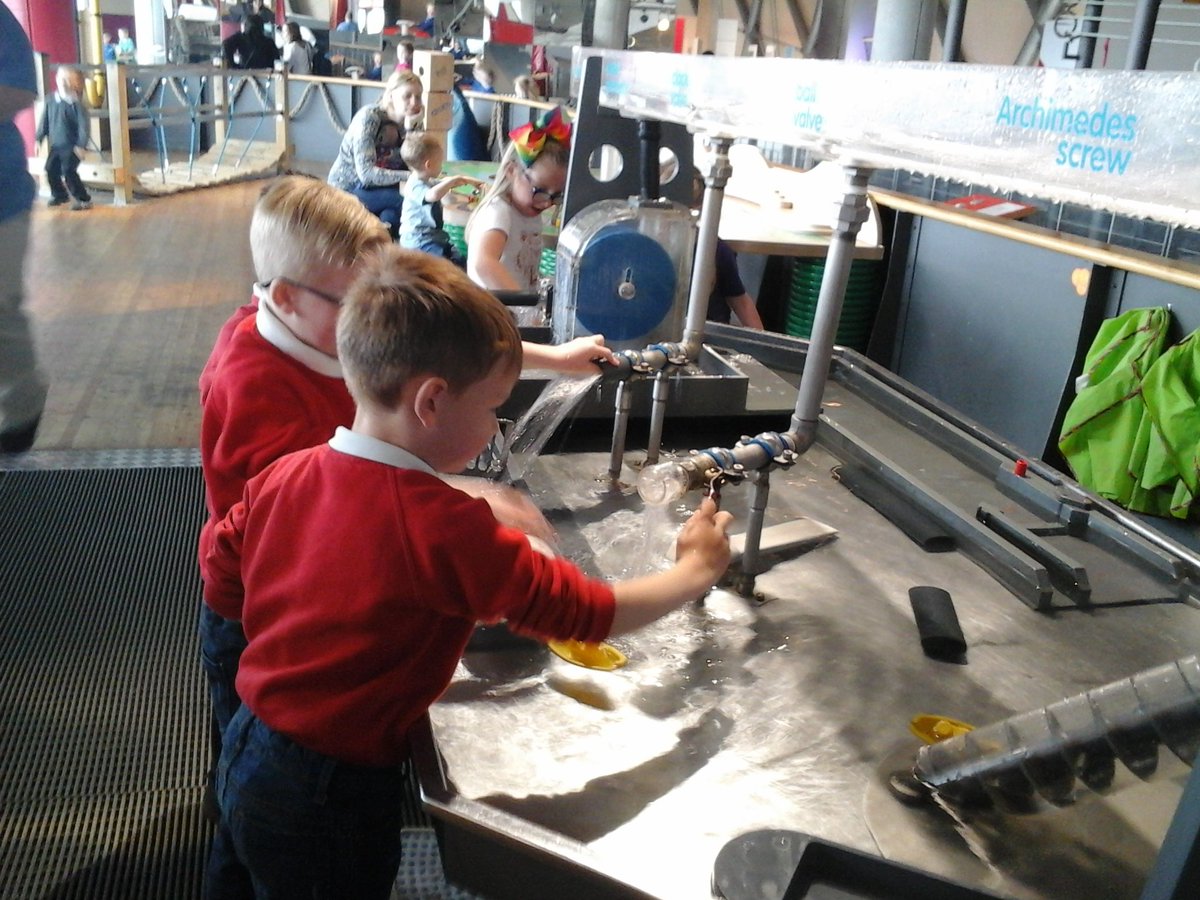 MissMcFarlaneP2's tweet photo. Having fun at the Science Centre. https://t.co/a6OKWrHJ9q