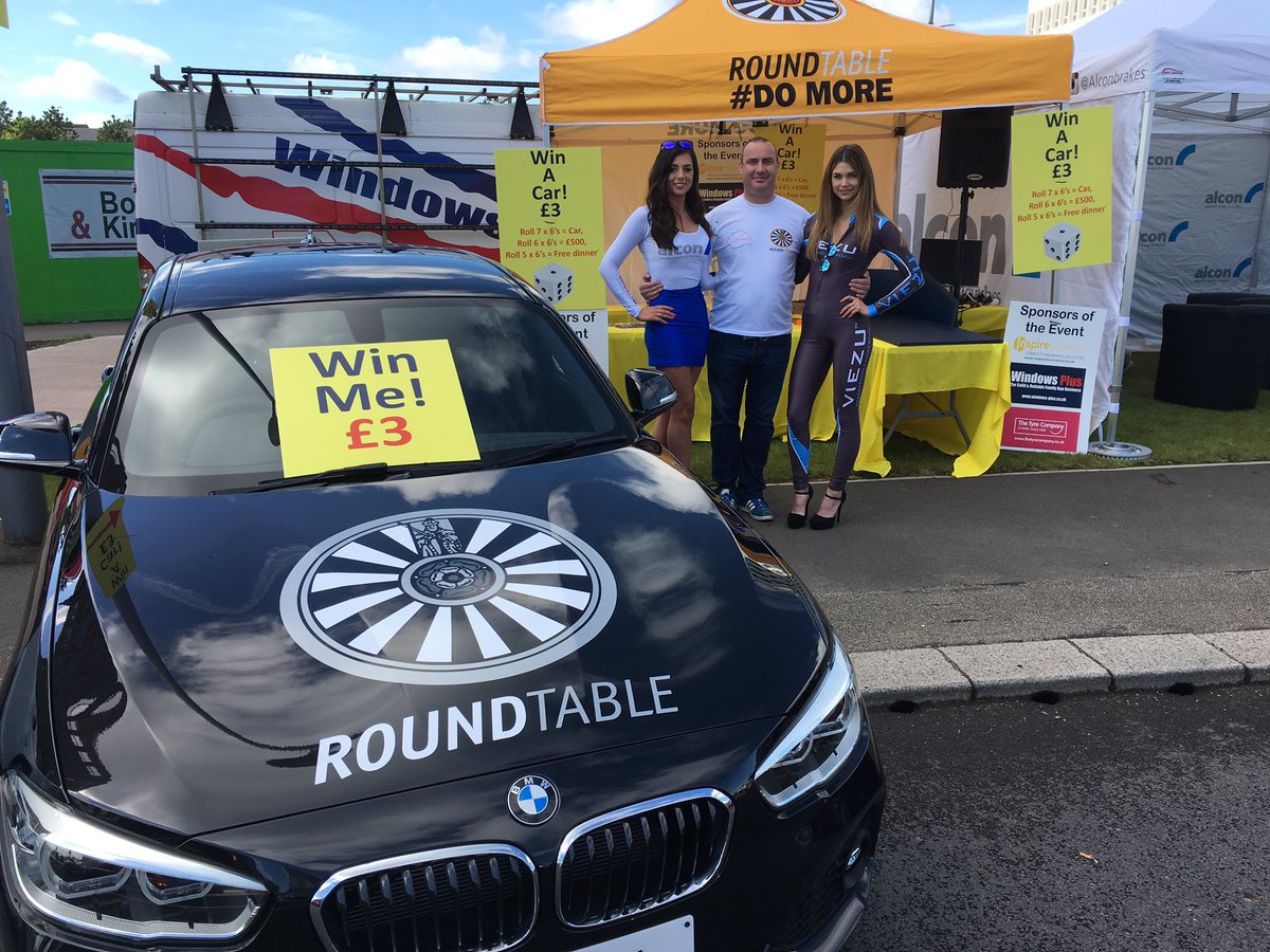 lookwindowsplus's tweet photo. Windows plus helping out at the moto fest https://t.co/ODU4ia82Bo