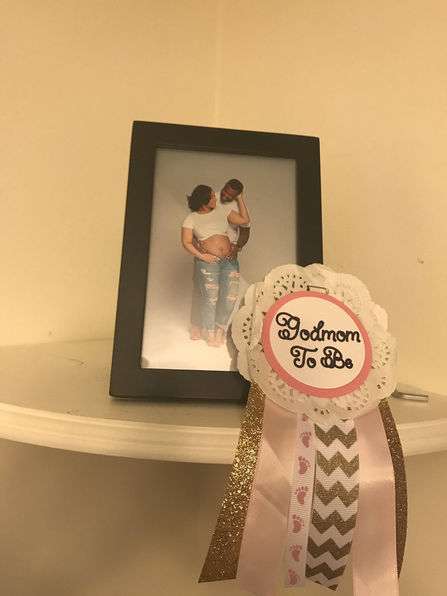 BaseHitQueen's tweet photo. I don't really have photos up in my house so I'm def loving the new addition โบ๏ธ๐ #BabyRylee https://t.co/qjRYLhbj6Q