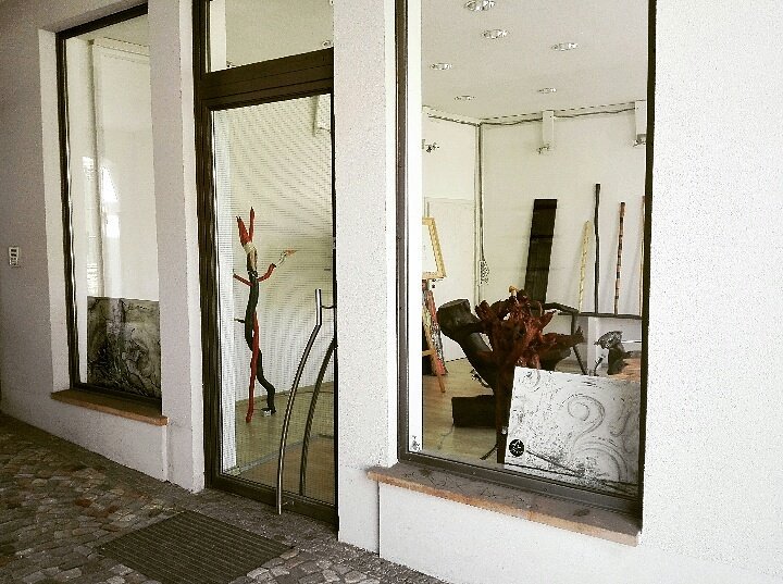 AniyaCiel's tweet photo. Little #exposicion together with friends at “KUNSTfenster“🤓
Including 2 paintings of me and a painted wood😊#artwork
#art #artmagazine #arte https://t.co/pCuKZzUfvx