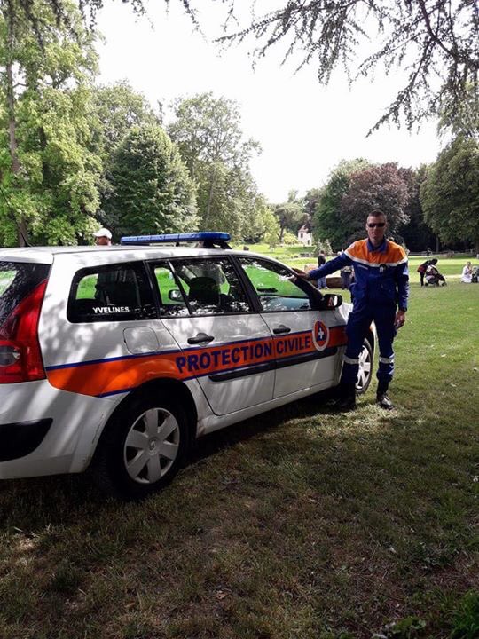 ADPC28's tweet photo. Deux bénévoles ont pris la route ce matin pour se rendre sur les Yvelines pour le festi'ville. https://t.co/qtNVrfudEG