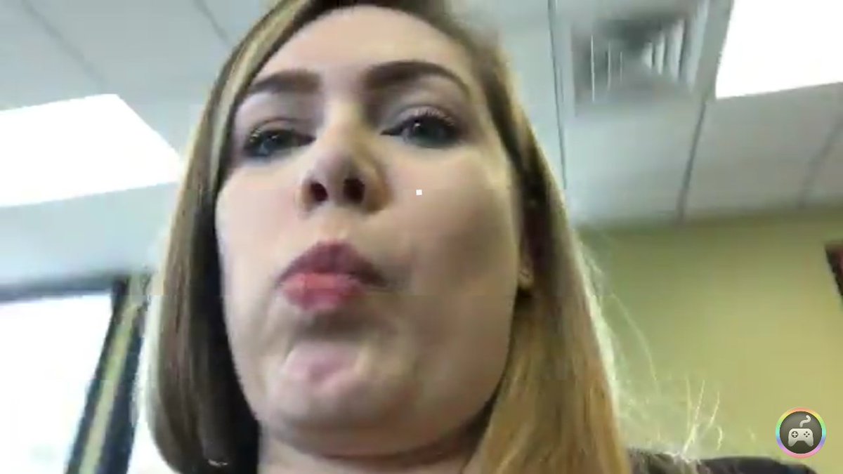 SininhoDaRenata's tweet photo. PRECISO COMPARTILHAR ESSA FOTO COM VOCÊS! @Renataps88 

Pode me matar, Re 😂 https://t.co/IRrgRbLnUD