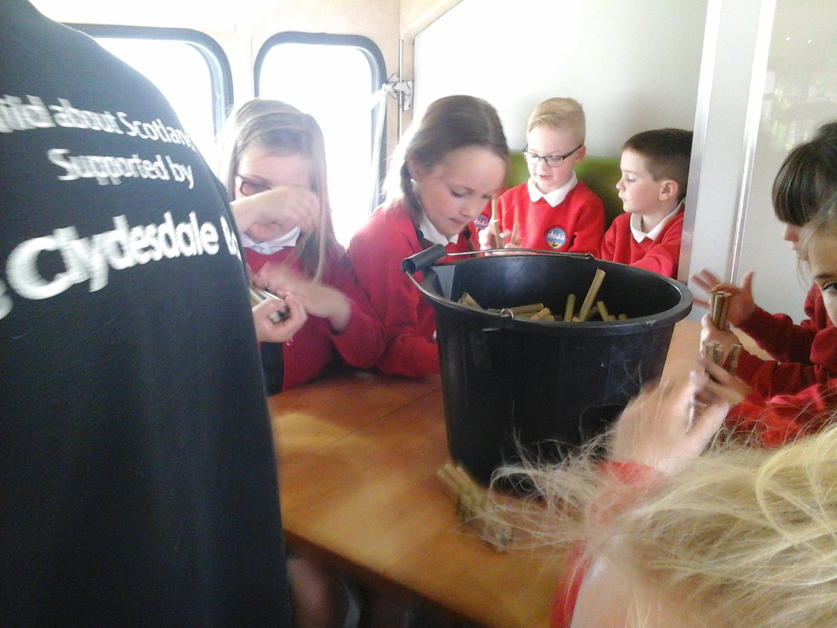 MissMcFarlaneP2's tweet photo. Workshop at the Science Centre https://t.co/ZaIsqBqEsL