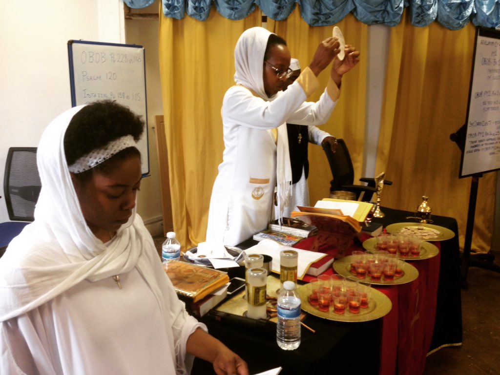Qubtic_ChurchUK's tweet image. Sista Karen Hilton leading the EuKarast ritual. #blackgoddess #atonism #religiousritual #religiousrituals