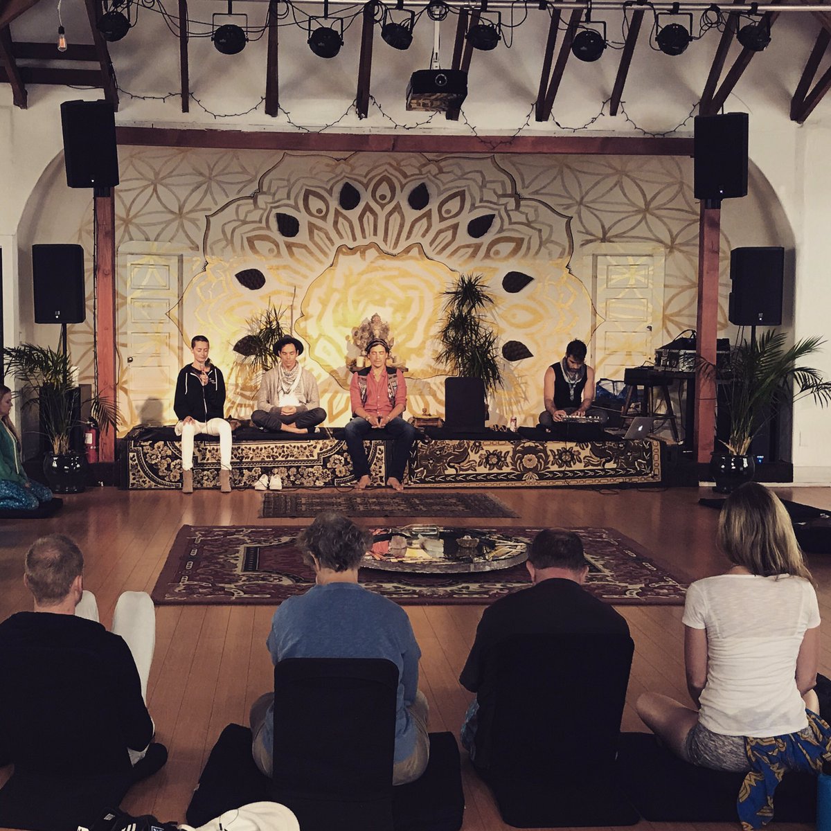 KNEKTtv's tweet photo. #Activ888 at the Rose Temple in Venice is happening right now! @FullCircleVB Watch the @KNEKTtv fb #livestream here: https://t.co/wtStt5Burm https://t.co/qAHn1vT4aI