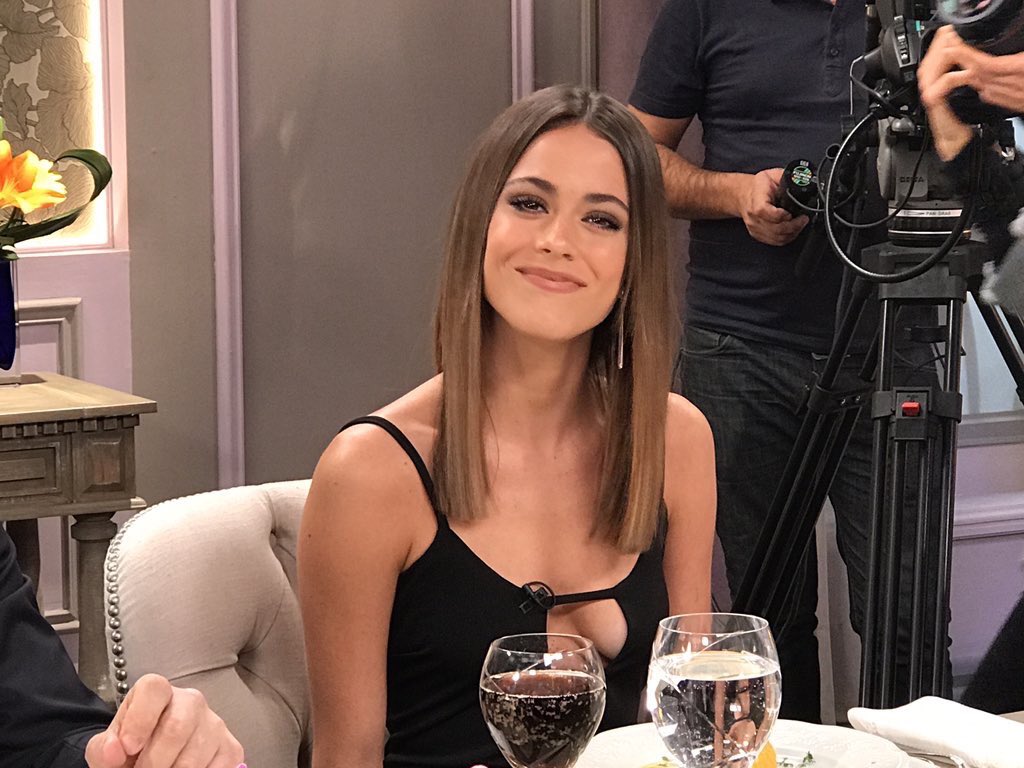 myreasontini's tweet photo. AHHHHHHHHHH #TiniConMirtha https://t.co/J9YcZC2Djf