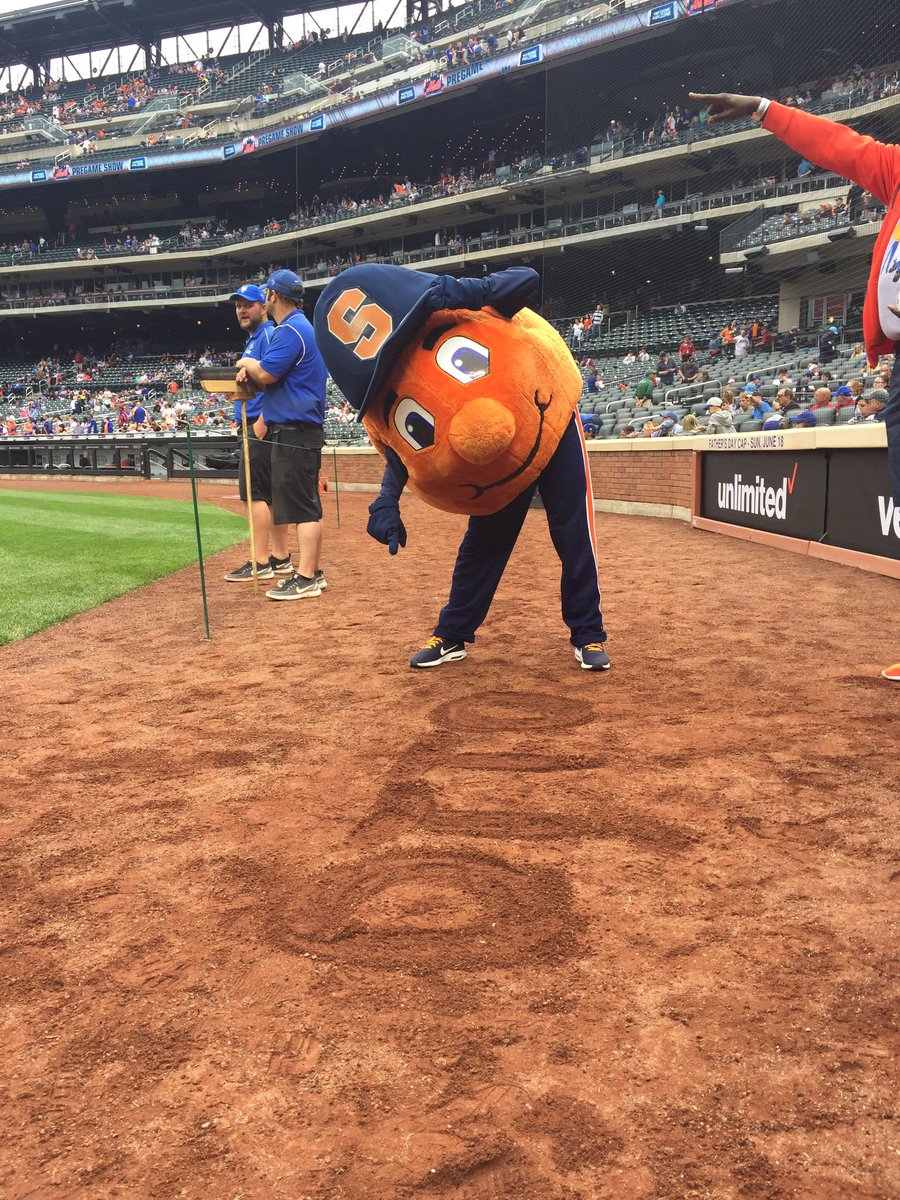 TheOttoOrange's tweet photo. SU Day at Citi Field is a BLAST!! Make sure to tag me and use #SUDay2017 during the game! 🍊⚾️🗽 https://t.co/KGQd0AQy8W