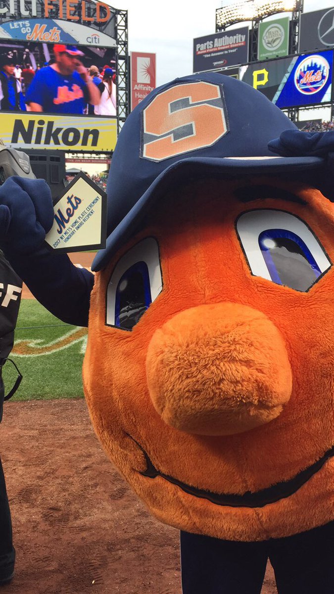 TheOttoOrange's tweet photo. SU Day at Citi Field is a BLAST!! Make sure to tag me and use #SUDay2017 during the game! 🍊⚾️🗽 https://t.co/KGQd0AQy8W