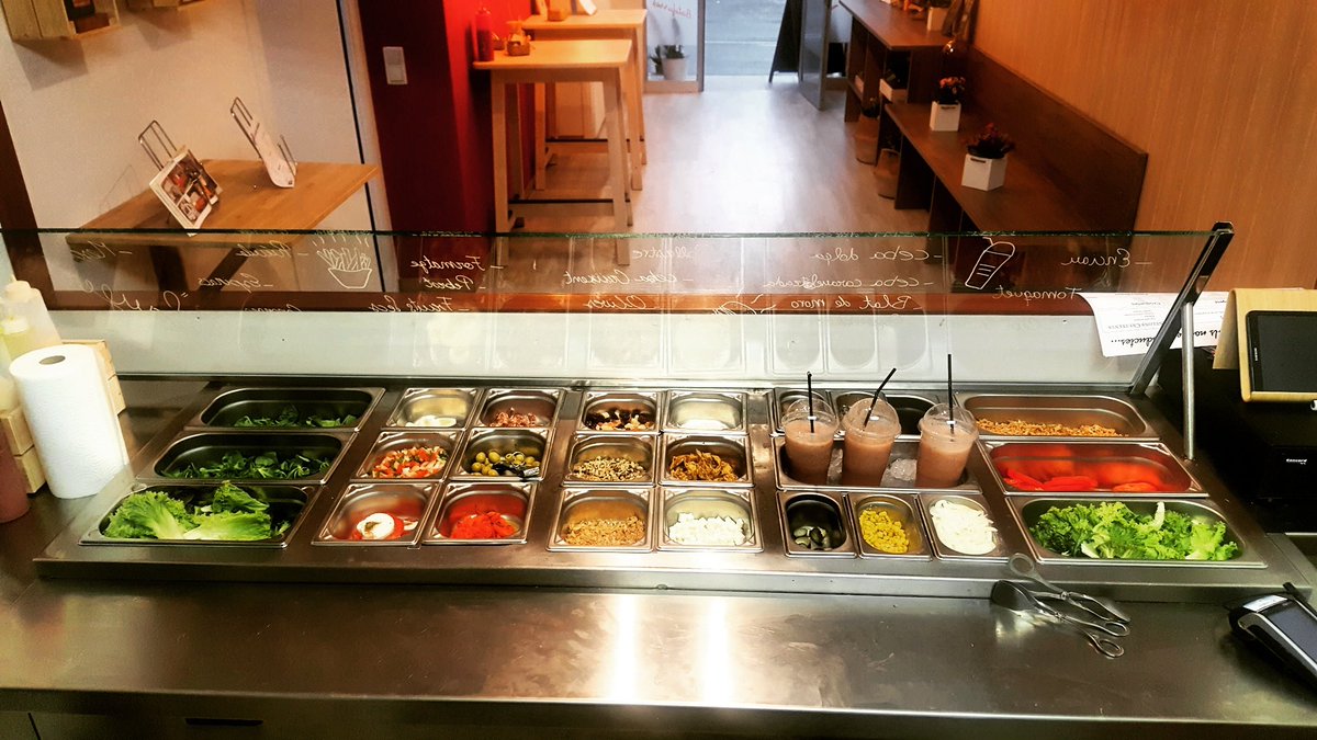 We are OPEN!!! Avui i demà dilluns de 19:00h fins les 23:00h !! #laufer #burger #salad #hamburguesa #food  #foodie # eat #comer