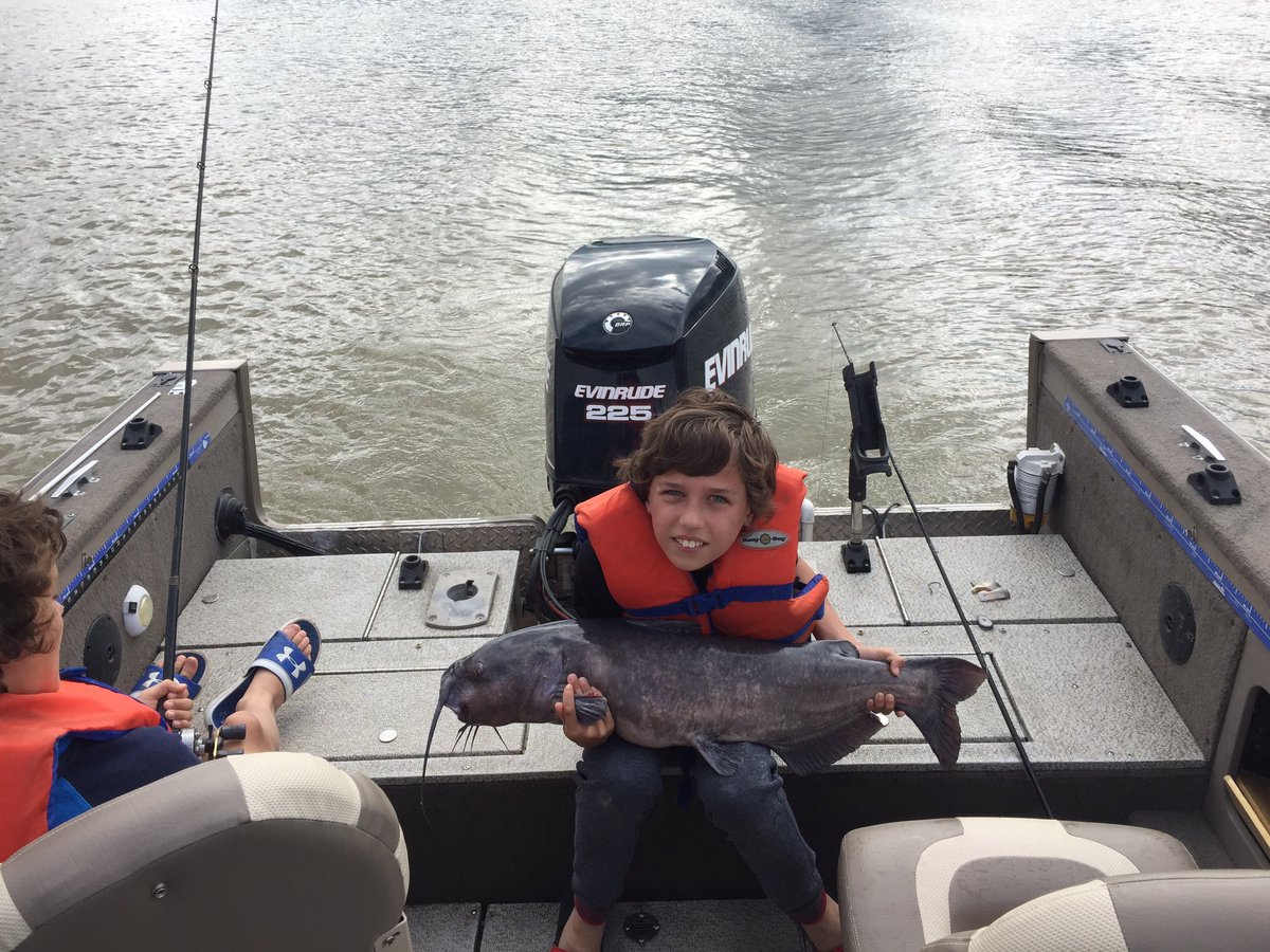 ChadKoscielny's tweet photo. Great morning cat fishing with the boys! Thx @cateyeoutfitter #masteranglers https://t.co/SHb7WGwQho