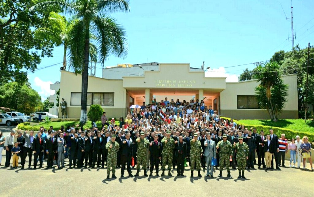 HelderGiraldo's tweet photo. Linceciamiento del 5° Contingente/2016. 126 soldados del #Baspc5 cumplieron con honor su deber. Hoy son #HéroesMultimisión orgullo de Sder https://t.co/0pcuwU8pRi