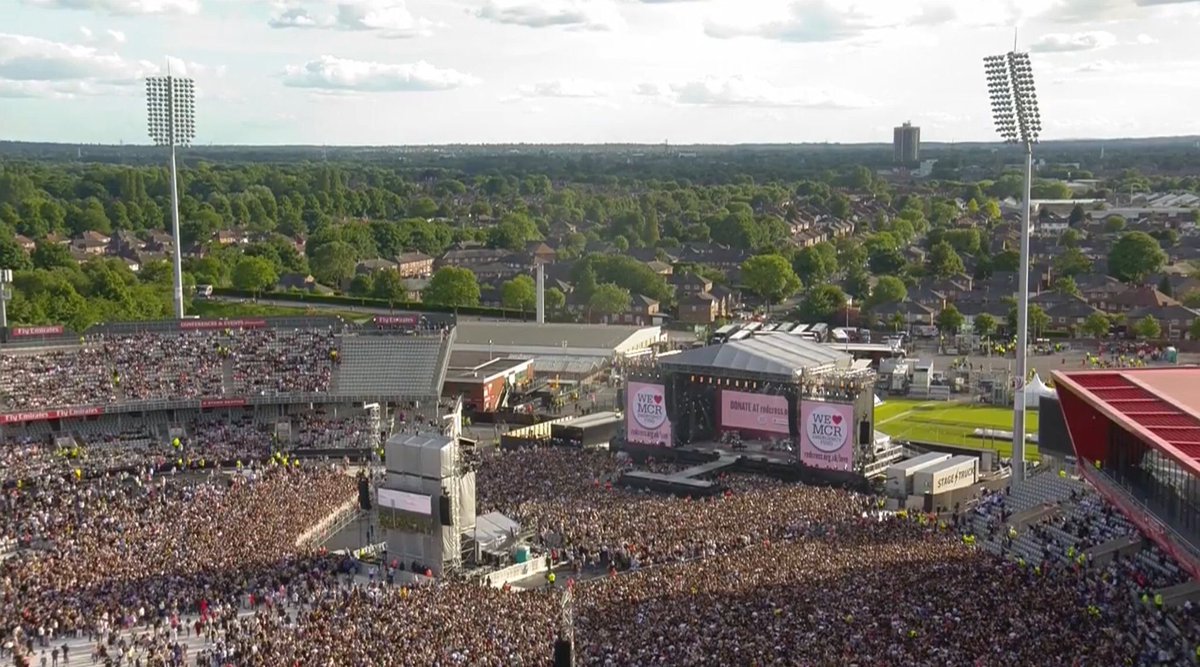 jenrelyspeaking's tweet image. Look at the crowd. There&apos;s your defiance kids. #OneLoveManchester #LondonAttacks