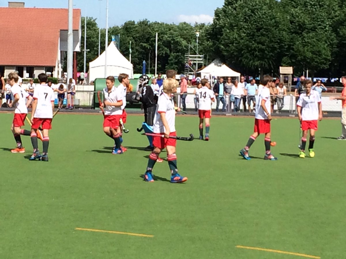 MOPJC1's tweet photo. Bedankt voor alweer zo'n piekfijn georganiseerd Meet Other Players toernooi, met alles erop en eraan! #meetotherplayers @hcmop https://t.co/C9D9dlESrt