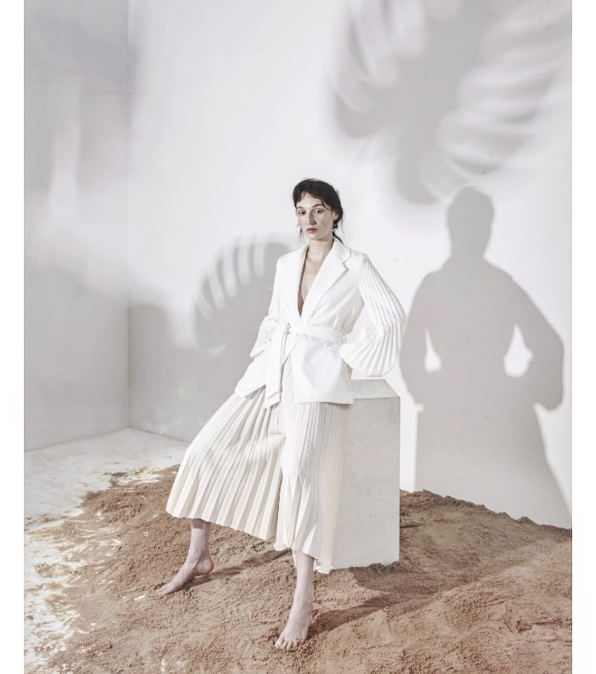 hardingegeorgia's tweet photo. #precollection #georgiahardinge #summer #resort #ss18 #pleatedcullote #pinkdress #palm #shadows #pleatedjacket #be… https://t.co/h2Pp19PZ3e https://t.co/QmT8SfZMG6