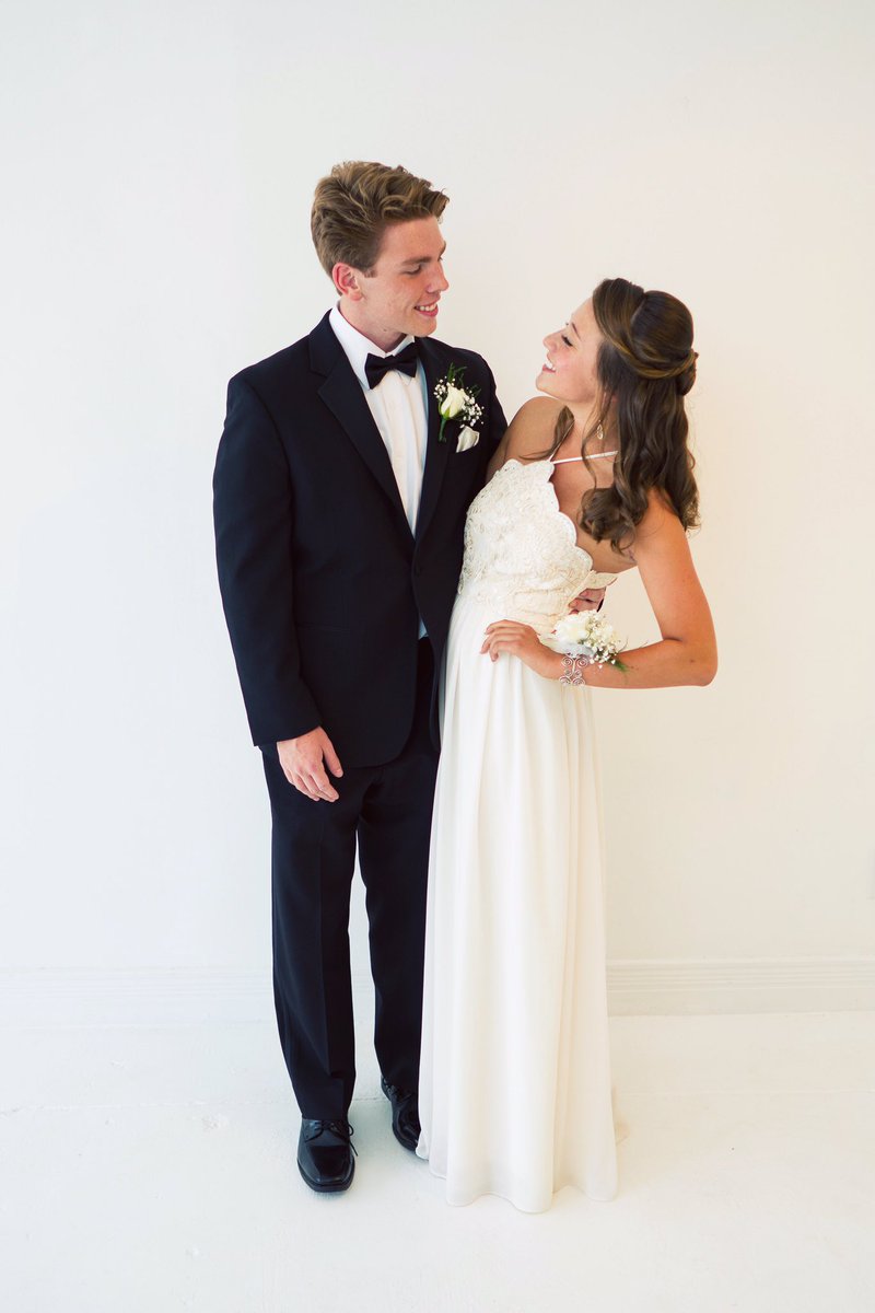 madelyn_ryan's tweet photo. Wow faves #yayprom https://t.co/rVHFa4263I