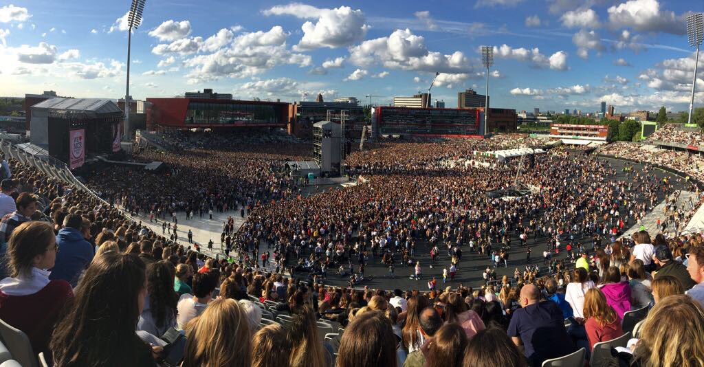 CapitalManc's tweet photo. Manchester you're looking beautiful 💕👏🏻 #OneLoveManchester https://t.co/TlQZUvLOiK