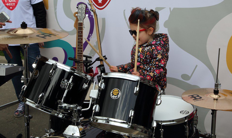 детский образ в стиле рок. детский рок видео. детская рок группа. детский рок. детская рок группа солнце банда.