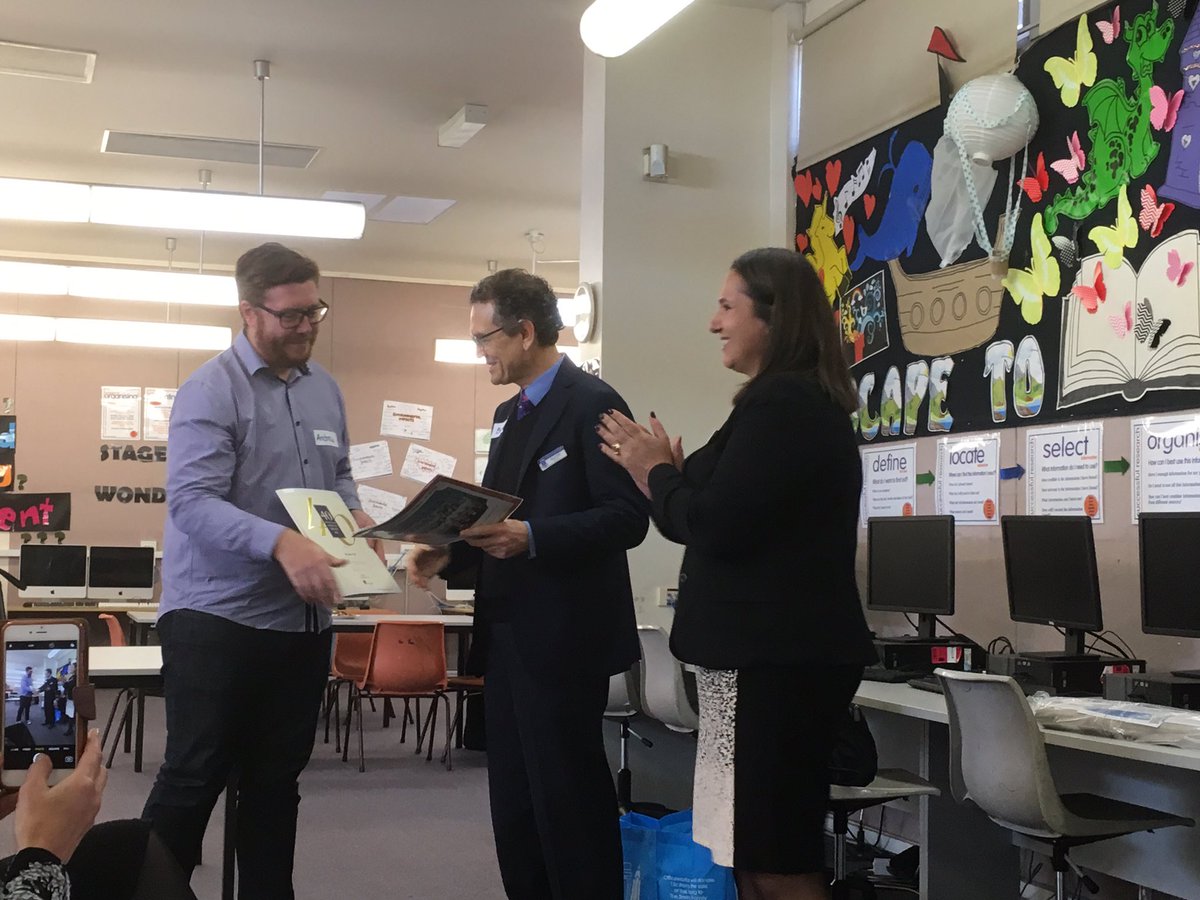 lux_senthil's tweet image. Director, NSW Public Schools @KathyPowzun applauding Brian Dill, Principal, Drummoyne PS on achieving 40 yrs of service