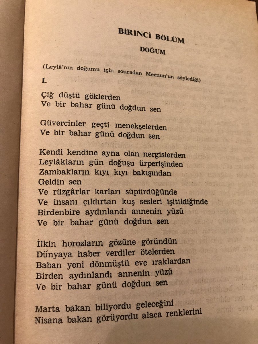 mkemalsayar's tweet photo. 'Güller Leylânın uykusunda olgunlaşırlar/ Leylânın düşlerinden renk alır kuşlar'                                               Sezai Karakoç https://t.co/NNL8VmxJug
