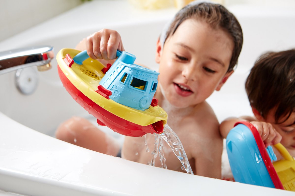 TheTotBaby's tweet photo. @greentoysinc is doing some pretty incredible things! This tugboat is #MadeInAmerica from 100% recycled milk jugs! https://t.co/3RBI3uaLP5 https://t.co/BLpBT2Bgl2