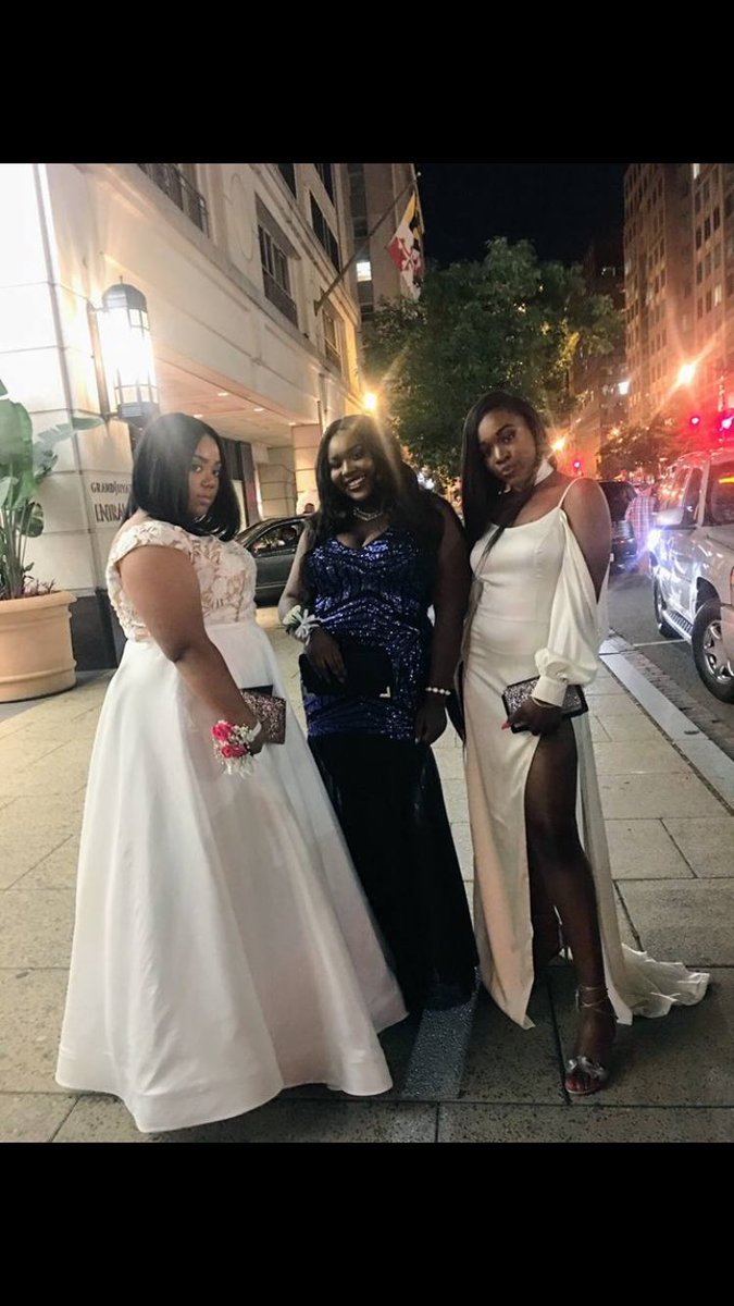 Huncho_niya's tweet photo. #mckinleyprom2k17 #techprom2k17 https://t.co/FKPqxt5EPK