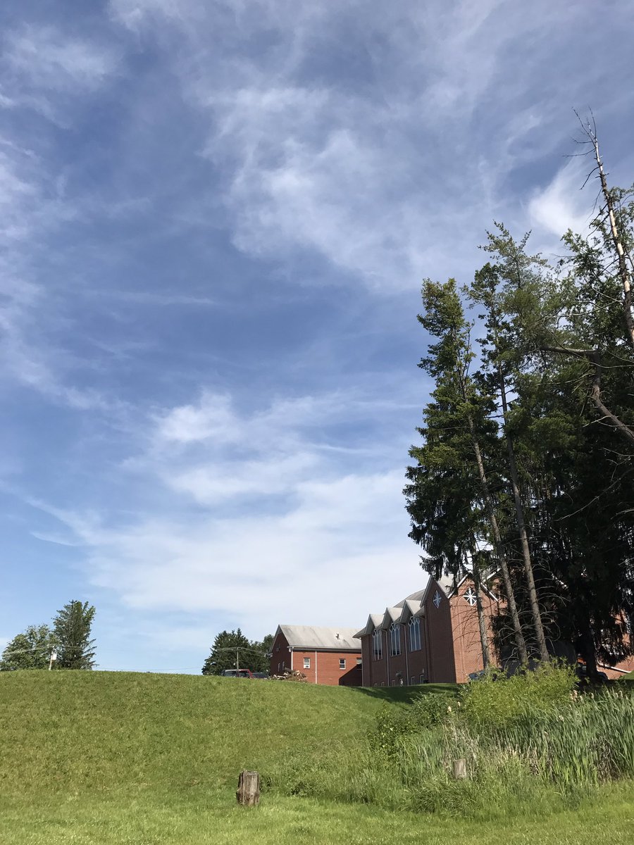dleonor90's tweet photo. @atobiamd Beautiful day in Morgantown! Please excuse the poor photography. #WestVirginia #WVUPsychiatry https://t.co/oXI3EJ0imd