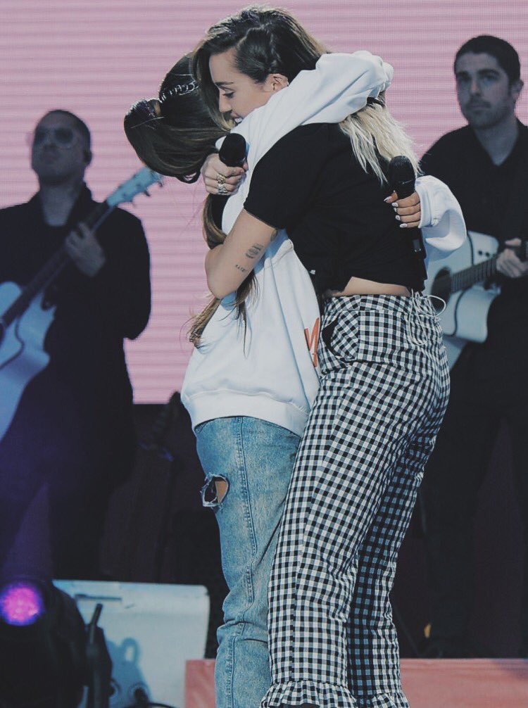 gladlyarianas's tweet image. Hate didn't win! LOVE ALWAYS WINS ❤️we love you #OneLoveManchester