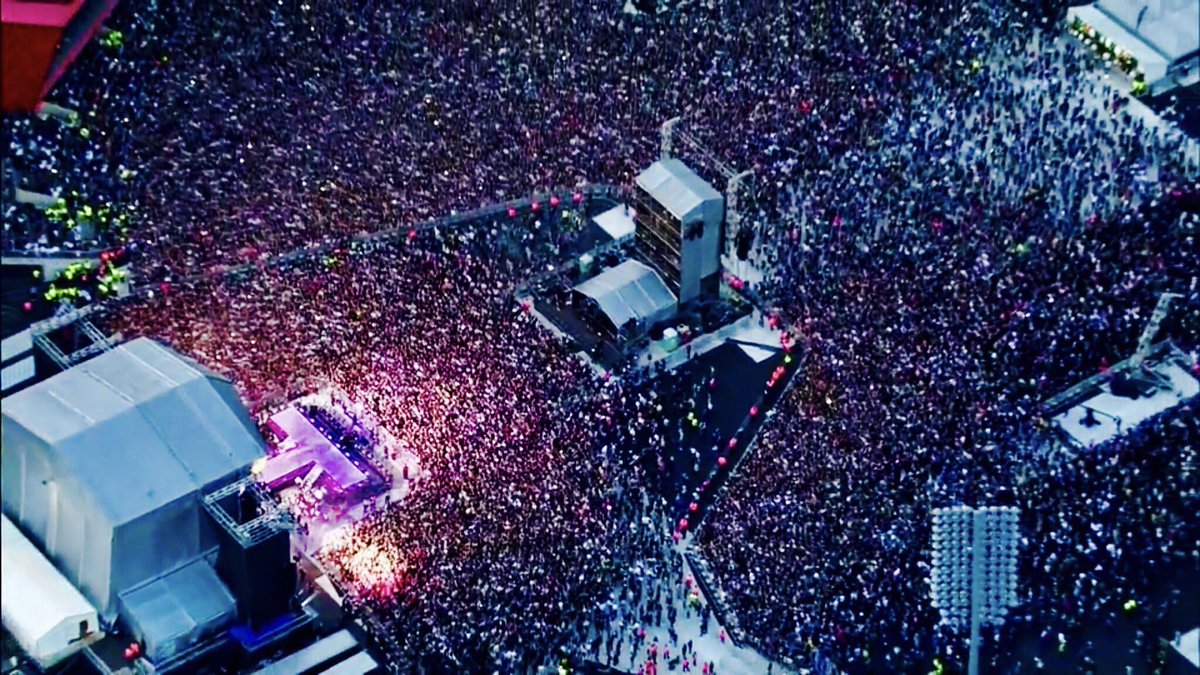 gladlyarianas's tweet image. Hate didn't win! LOVE ALWAYS WINS ❤️we love you #OneLoveManchester