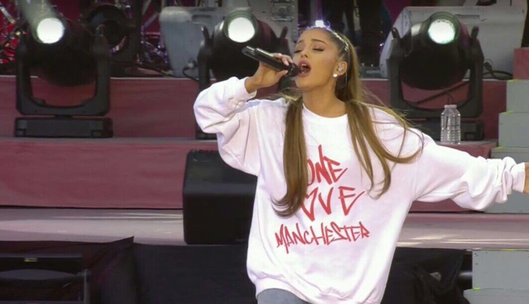 KudosRai4's tweet photo. Kudos a tutti i partecipanti di #OneLoveManchester   
È la miglior risposta alla paura ❤ https://t.co/Ti0rDNQvtE