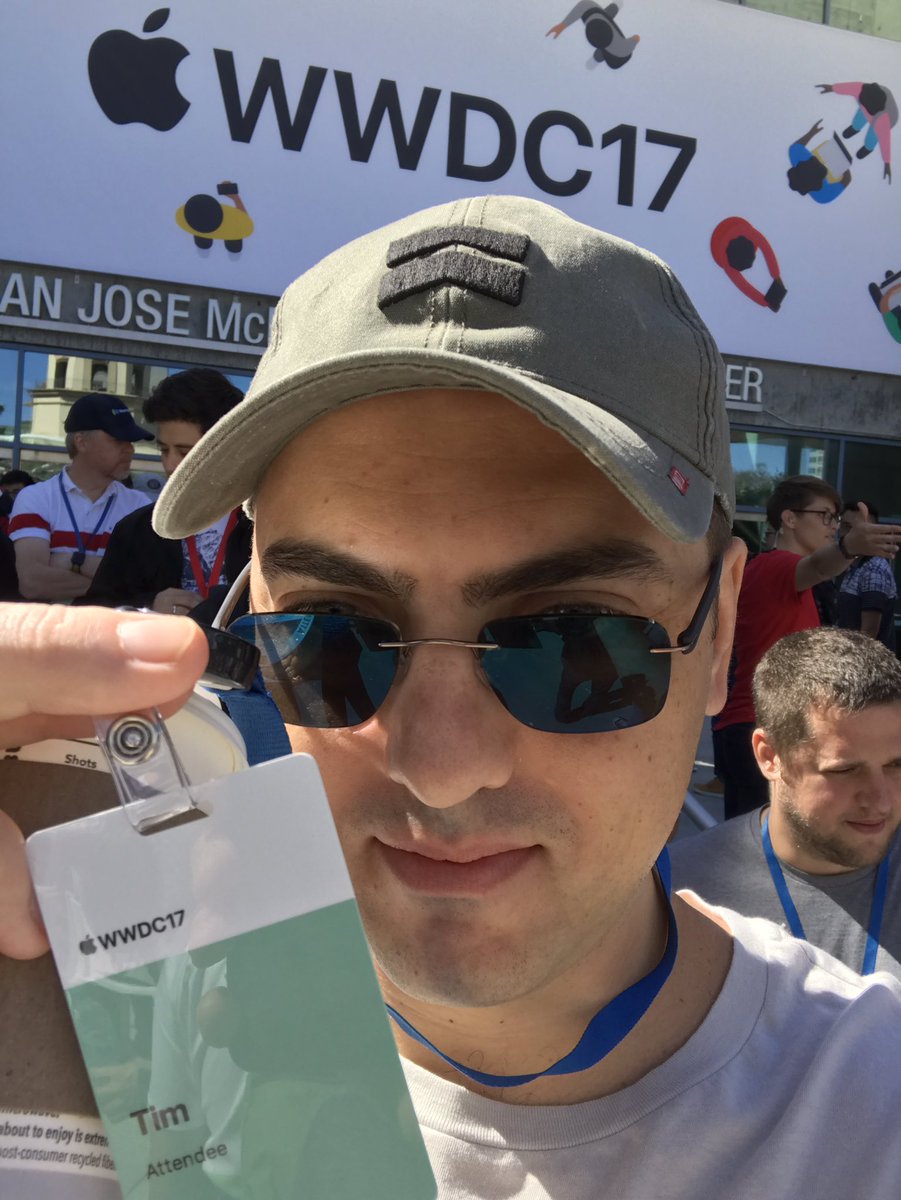 tymofi's tweet photo. Love Apple 🍎 P.S. This year is the '80s theme, awesome! #Apple #WWDC17 #wwdc #SanJose https://t.co/Oe06NfznwZ