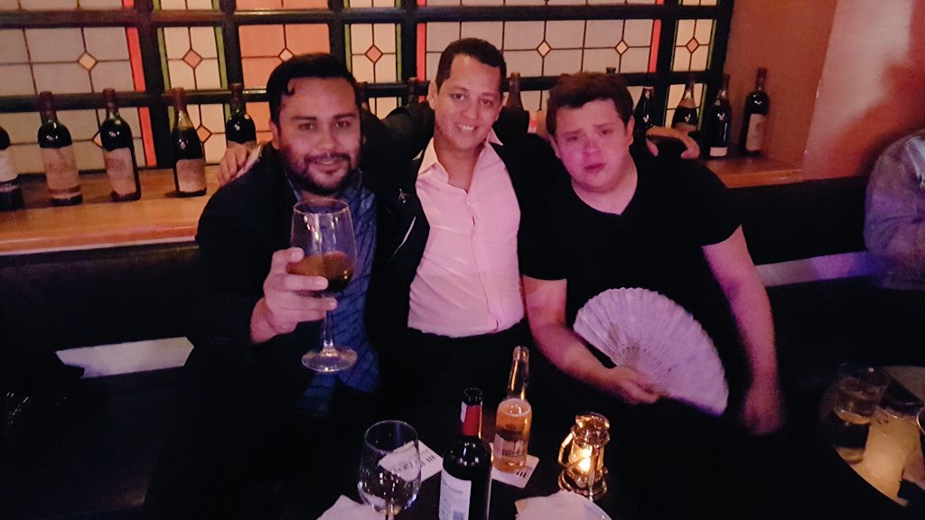 ppzuniga's tweet photo. En @LaCuevaBolero con @CamiloMederos y @RodrigoDLCadena https://t.co/rlxbAy5E8H