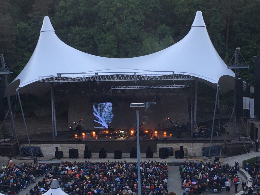 Encore at the <a href="/LudovicoEinaud/">Ludovico Einaudi</a> Concert @ Waldbühne Berlin with <a href="/Zamil__/">Zamil</a> &amp; @AnnJa_of_Z What a wonderful night!