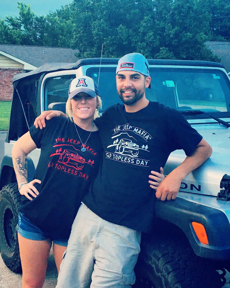 Our second set of matching <a href="/THEJeepMafia/">The Jeep Mafia</a> shirts! #JeepMafia #jeeplove #gotopless