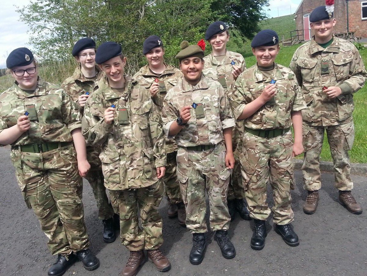 Nothing like passing your star grade to raise a smile! Well done all! @MorrisonAnika #armycadetsuk