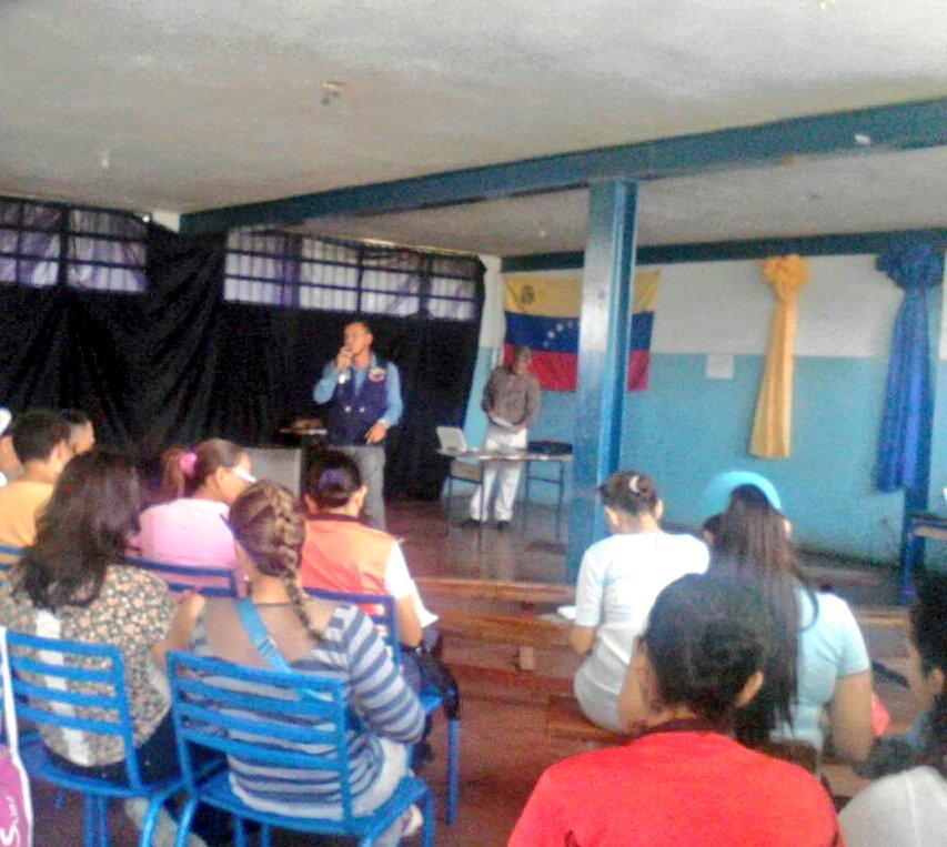 DPDYaracuy_'s tweet photo. @DPDYaracuy_  participa en el Plan Integral del Vivir Bien en la UE Lauriano Villanueva del municipio Paez en #SabadoEnComunidad https://t.co/ScdH4PuDJv