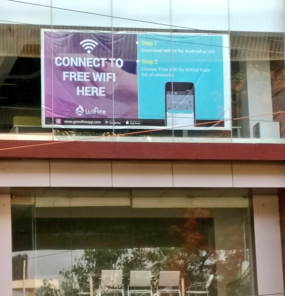 Da_Pacific's tweet photo. A nice way to provide free WiFi... Doesn't matter if people can actually use it!
#screwlogic #usabilityblunders #sarcasmoflife https://t.co/NMuLQlyAa2