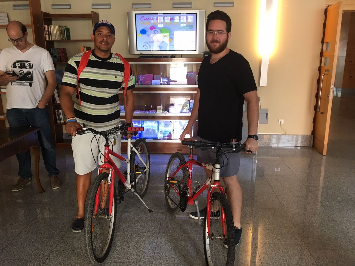 AngelsByBike's tweet photo. Voluntarios de Cáritas #Catarroja necesitan estas bicis para ayudar en el economato. Suerte y encantados de ayudaros! https://t.co/soC4citaS5