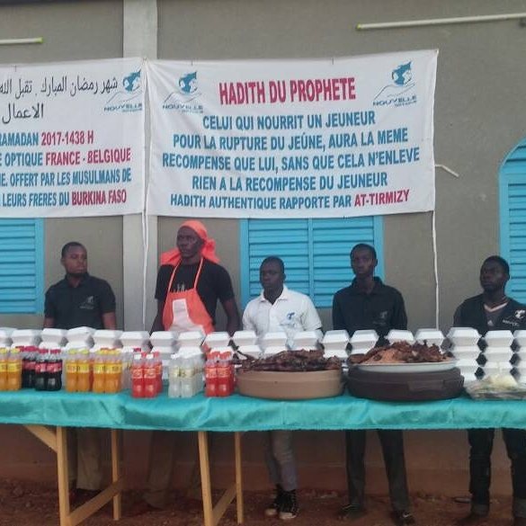 Nouvelleoptique's tweet photo. #Iftar #Ftour #Cambodia #BurkinaFaso #vosdons #Merci #Ramadan2017 #Do3a
Qu'Allah vous accepte votre jeûne !
https://t.co/0IXYicEt5z Rt https://t.co/PJVb6qzg5Y