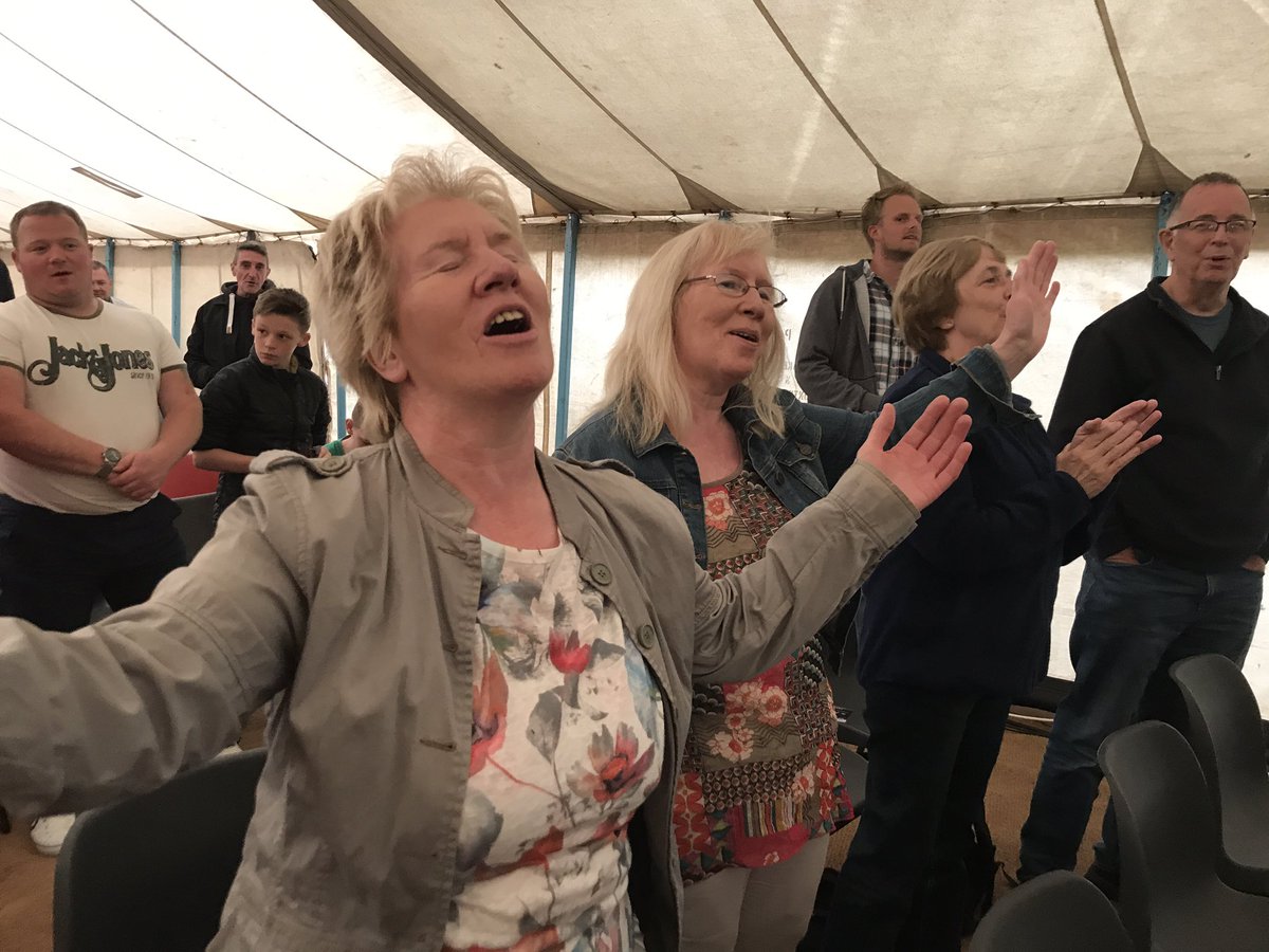 pablitoblanco's tweet photo. People are not waiting for a better explanation of Christianity, they are waiting for a better demonstration... L. Ravenhill @drumcree https://t.co/s7uYMpkuVr