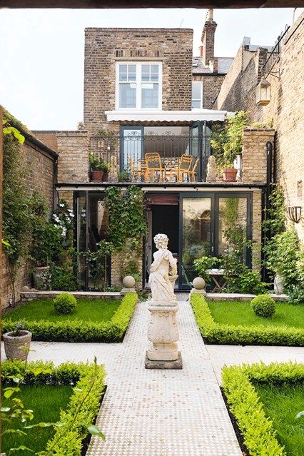 50 grand designs for small gardens: buff.ly/2ns1MhI