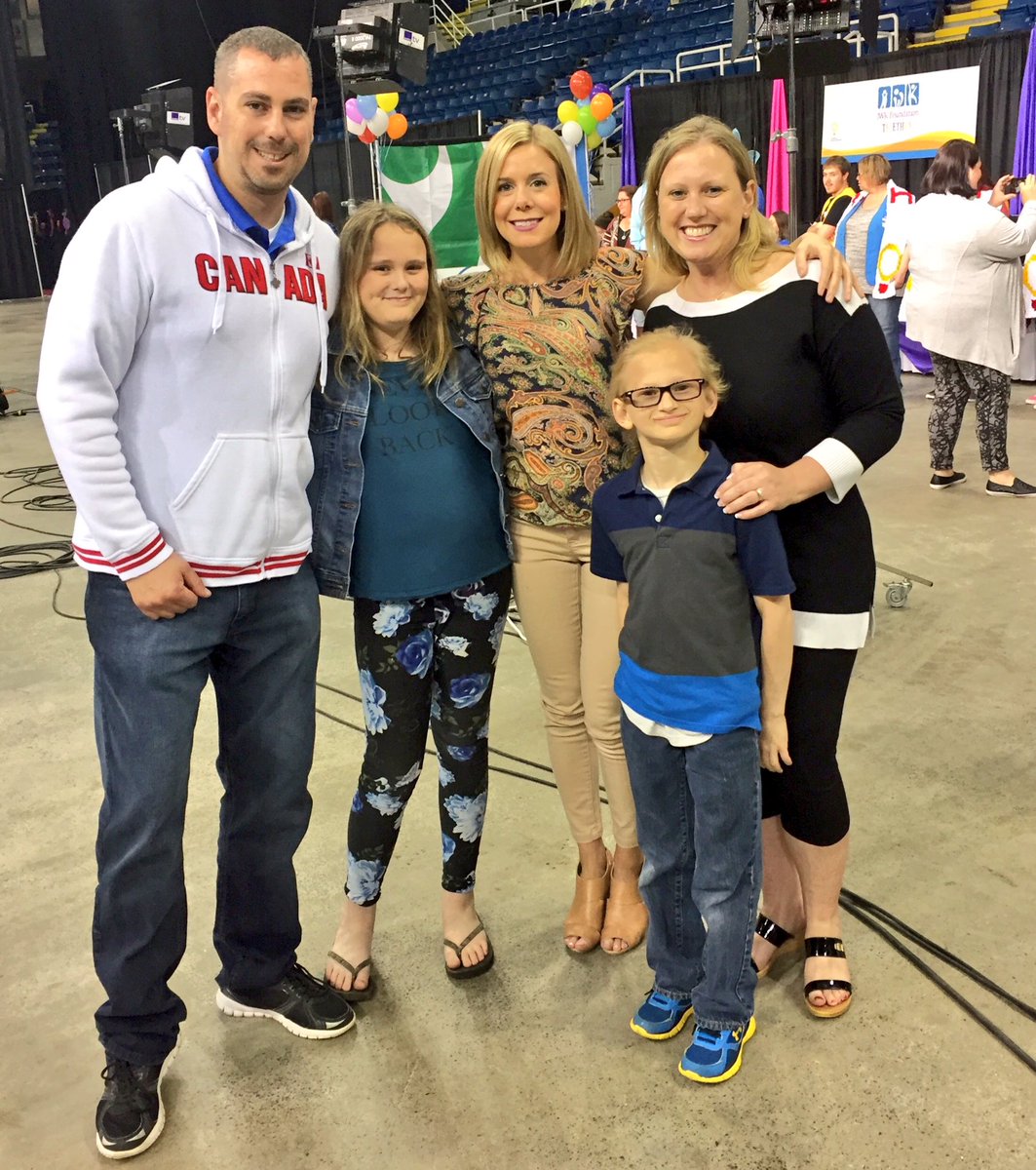 Look who made it back to Sydney in time to drop in for a visit at Centre 200!? The Côté family! @IWKFoundation #IWKTelethon