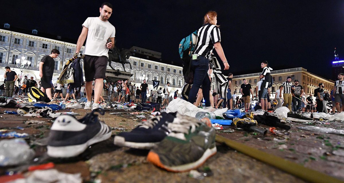 PoliTycoonPL's tweet photo. #Turin More shoes. Why they are showing us the shoes? https://t.co/iJwTlqPZvR https://t.co/TEhpacH2cw