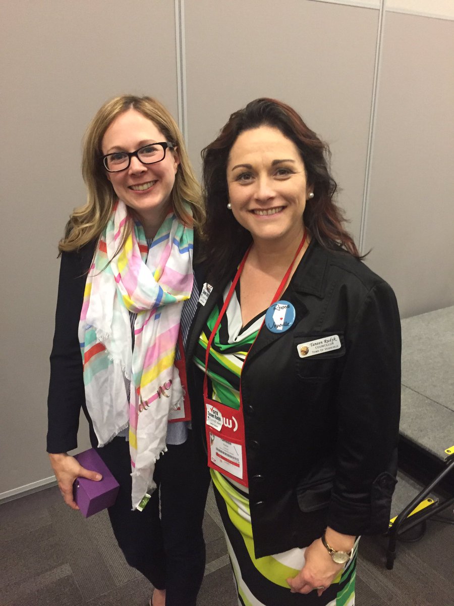TaneenRudyk's tweet photo. Excited to represent @TownofVegrevill and #alberta on FCM Board and work with @lisaholmes and other Canadian leaders #ruralcanadamatters https://t.co/nS1RdyBLfO