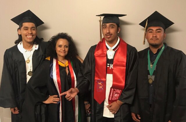 CCHS_Nelson's tweet photo. More 2017 Grad Pics! https://t.co/fyuyhfakqA