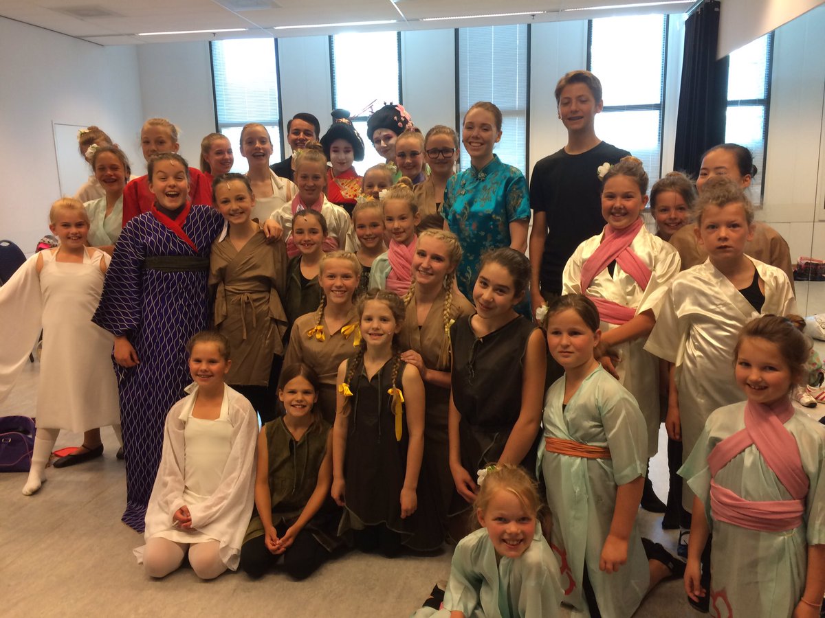JMusicalAcademy's tweet photo. Wat zijn we trots op de spelers van #michiko dit weekend! #ontroerd #proud https://t.co/aqb7lP64Kb
