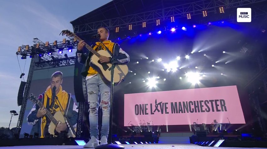 stvpczix's tweet photo. ja tu siedzę i skriny tylko robie co chwila #OneLoveManchester https://t.co/Ofonhn0thr